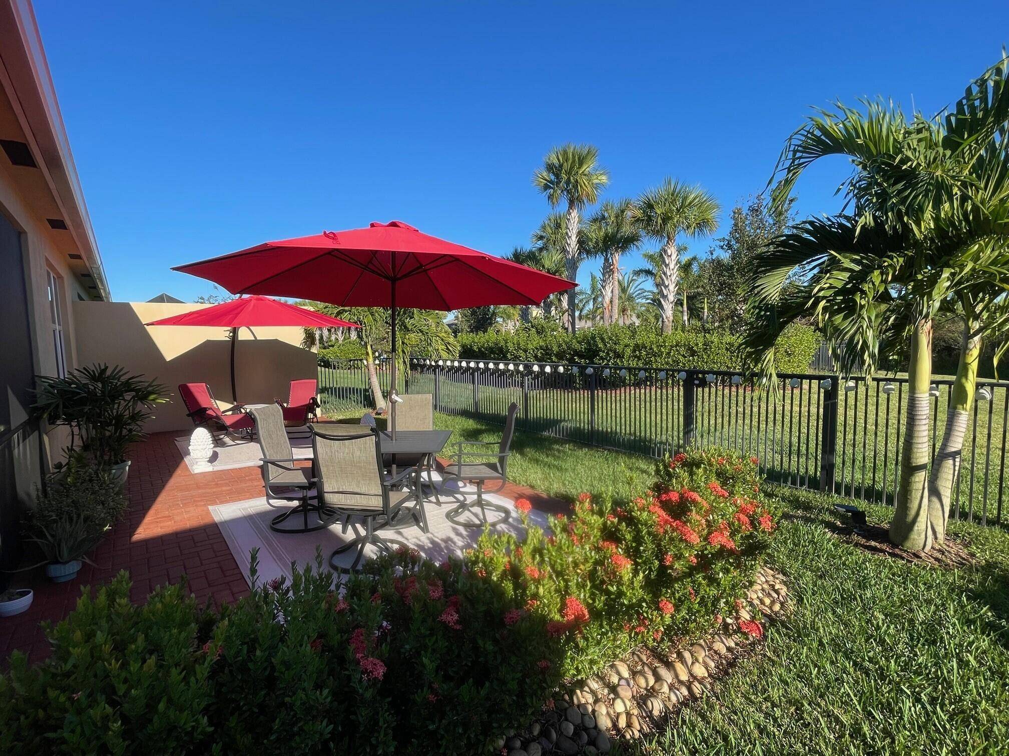 Price REDUCED to SELL ! This 2 bedroom Den Villa will not disappoint !