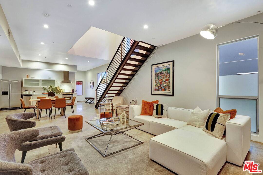 803 Wilcox Ave 1BR Hollywood La