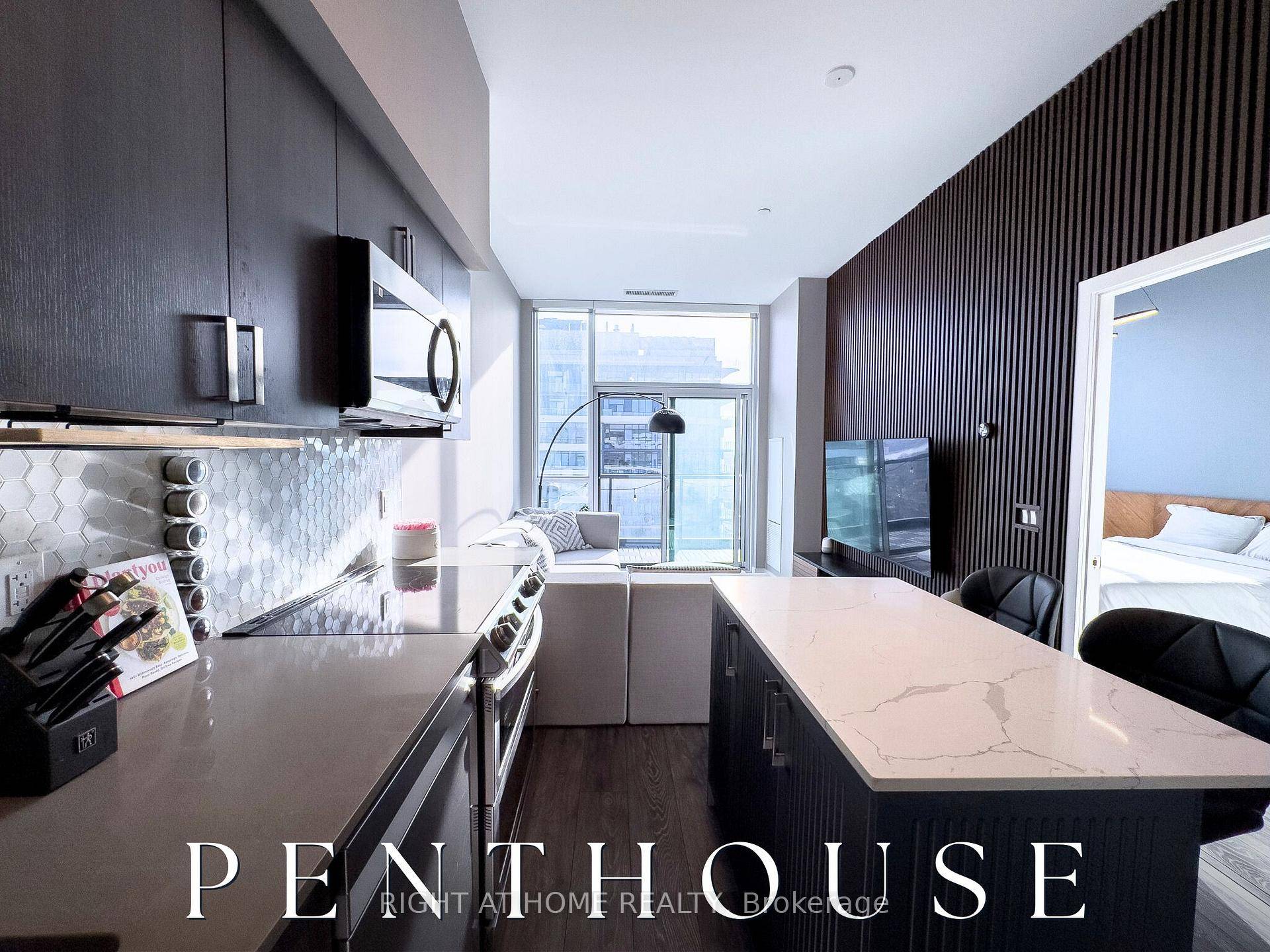 Welcome to Penthouse 2804 at Universal City 2 Condos A Rare 1 1 Bedroom Gem with Southwest Lake ViewsThis beautifully upgraded penthouse suite sits high above the city with unobstructed ...