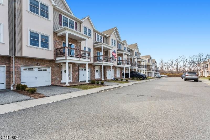 Welcome to this beautifully maintained multi level townhome in the desirable Butler !