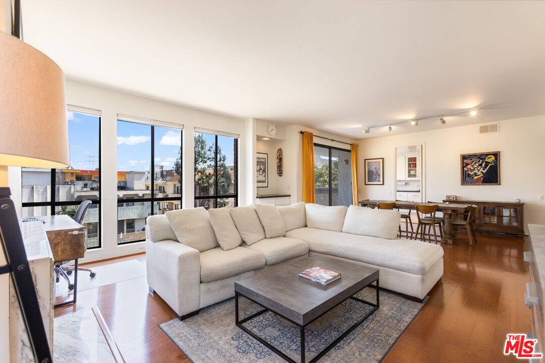 11805 Mayfield Ave 2BR Brentwood La
