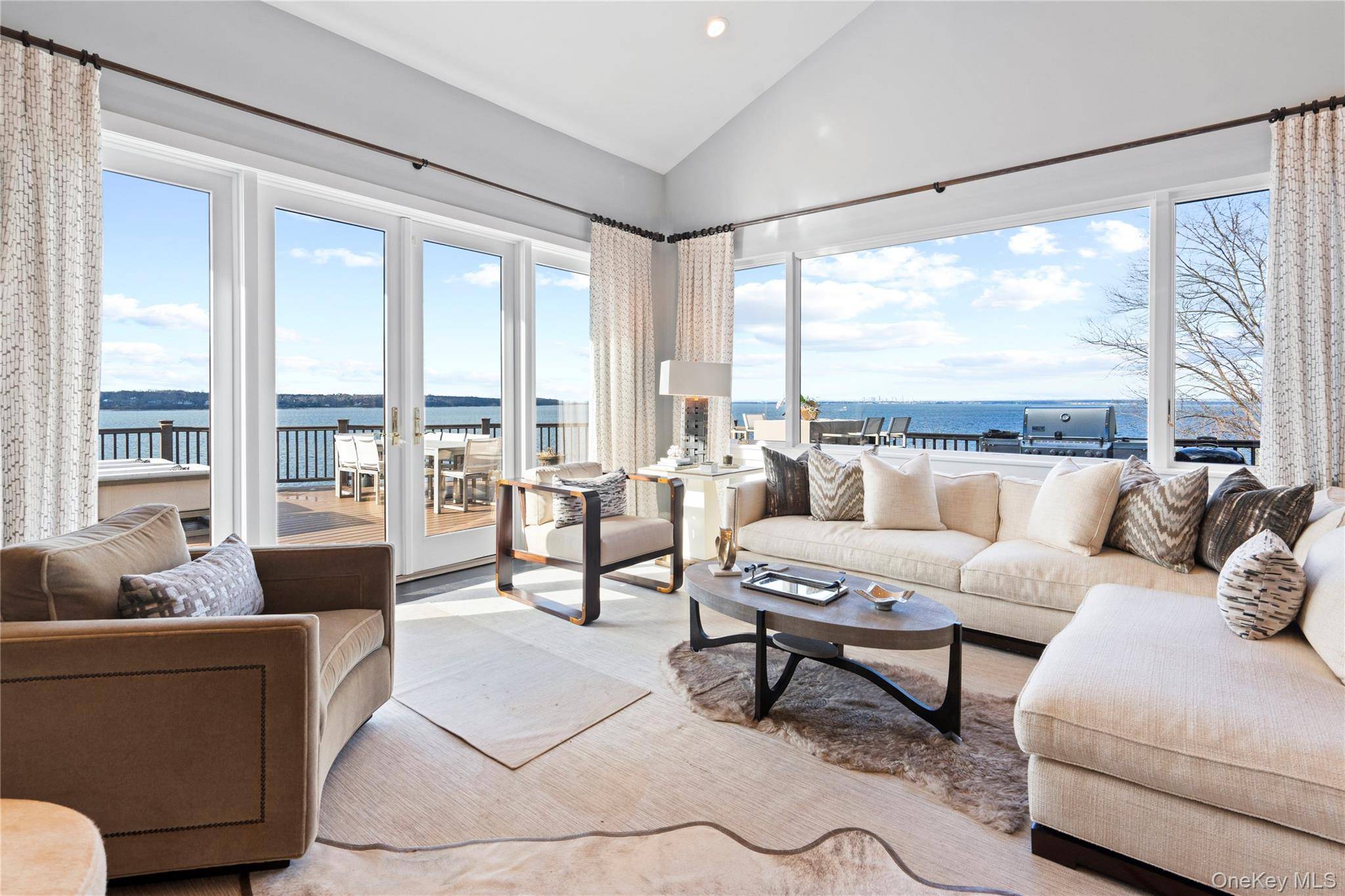 Suites | Royalton CHIC Antigua, image size:2048x1365