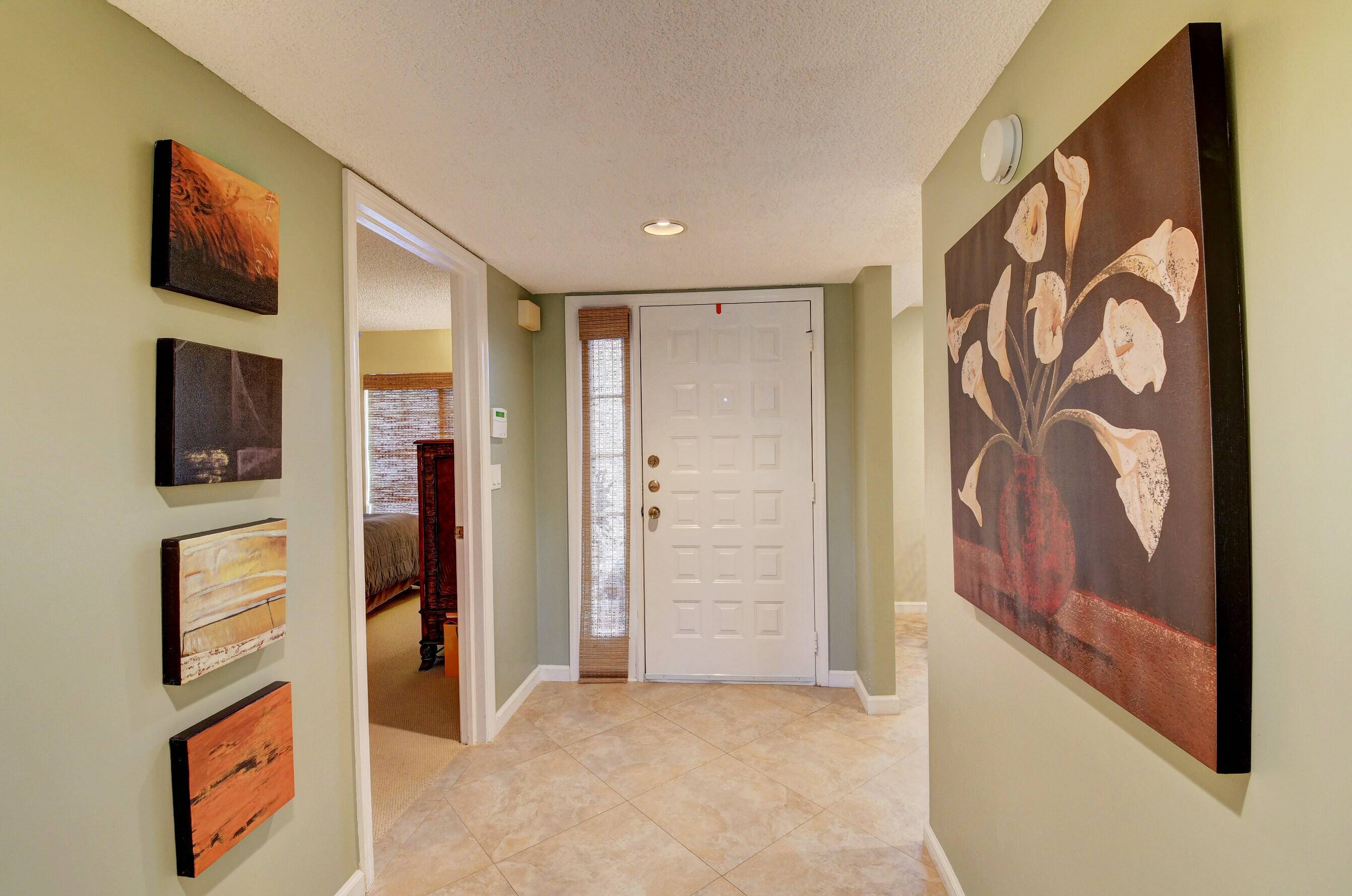 LIGHT BRIGHT CONTEMPORARY UNIT ON THE FIRST FAIRWAY, SO YOU CAN WALK TO MAIN CLUB HOUSE AND ALL THE CLUB FACILITIES, GOLF COURSES, 3 RESTAURANTS AND BARS, LIFESTYLE CENTER AND ...