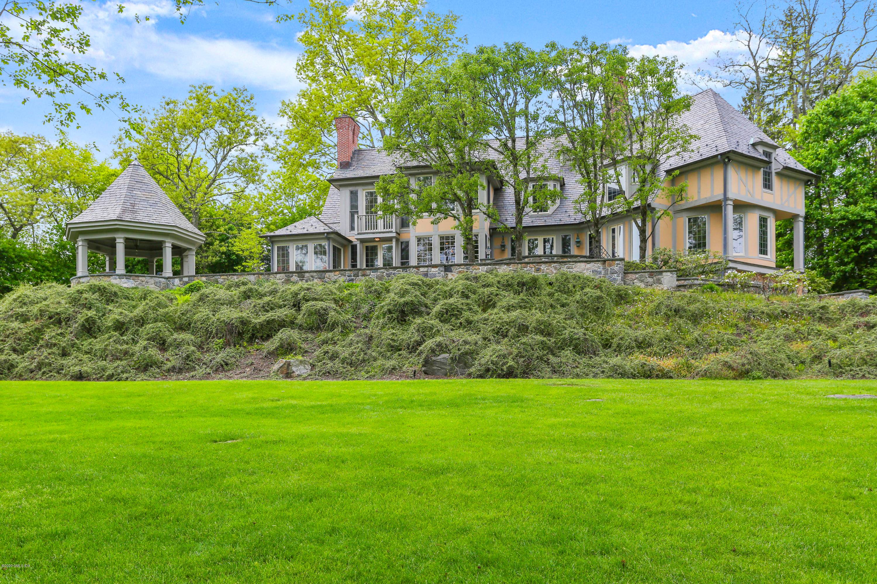 Great furnished 4 week summer rental July 23 August 20.