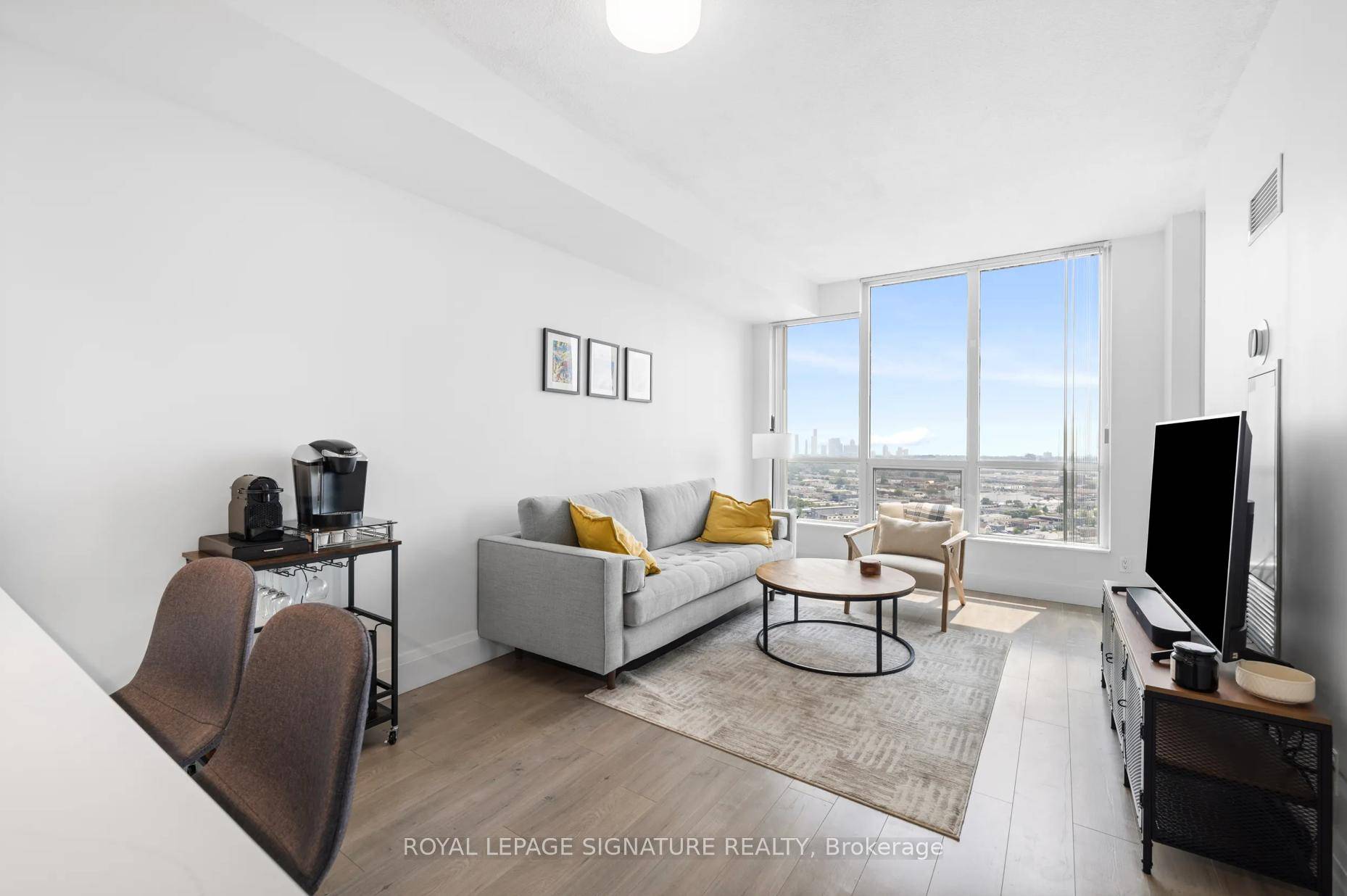 Your wait ends here work from home in this beautifully laid out, fully renovated amp ; sun filled 1 den a Parc Nuvo.