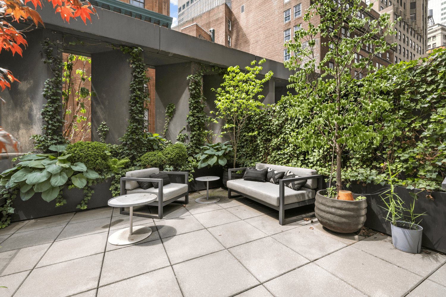 A Rare Duplex Retreat with Soaring Ceilings amp ; Private Terrace Welcome to Residence D4 at 15 William Street a dramatic 1 bedroom, 2 bathroom duplex with a dedicated dining ...
