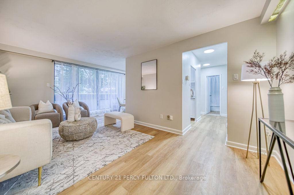Newly renovated 1 bedroom suite in very well managed building.