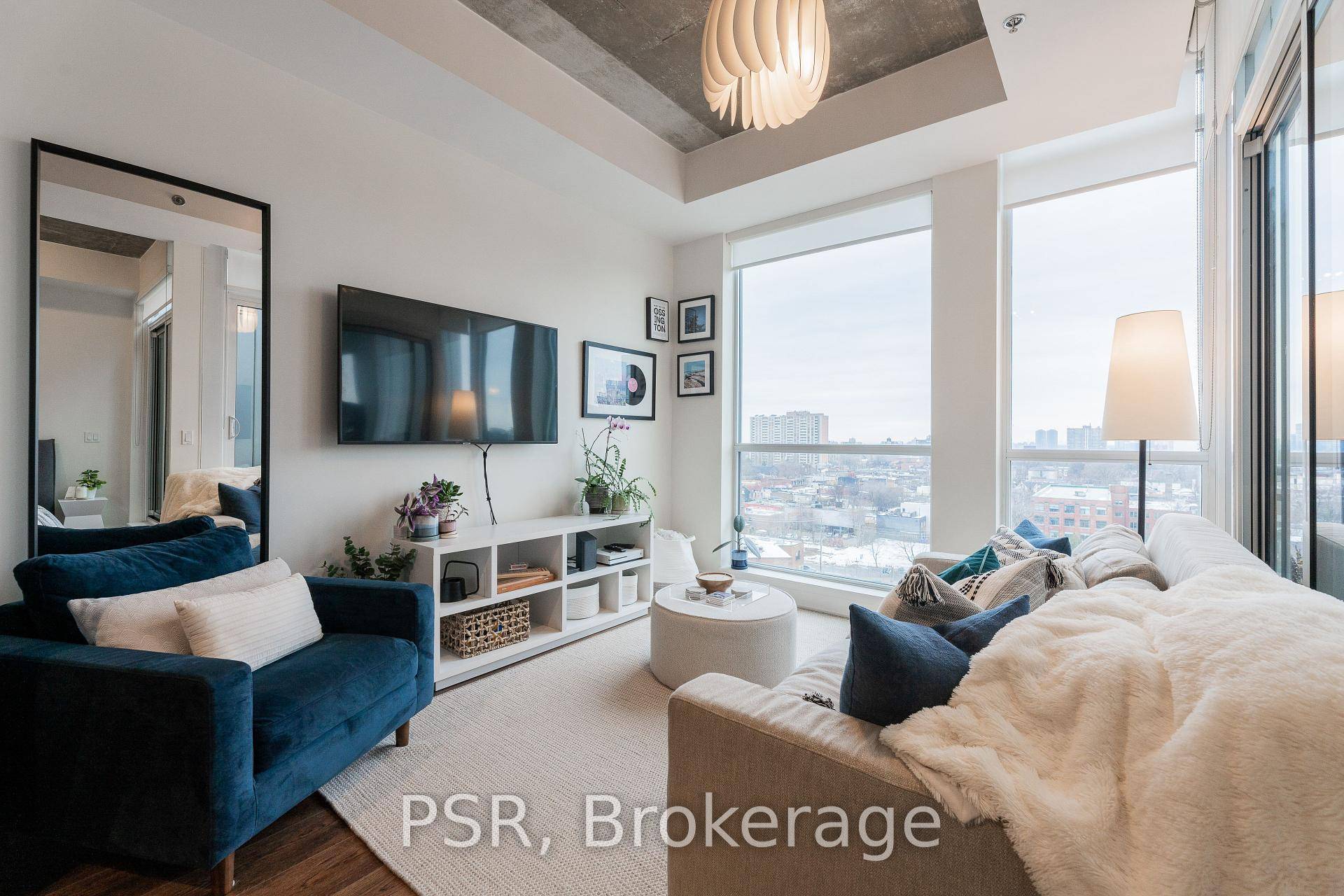 Your Perfect West End Loft Starts Here !