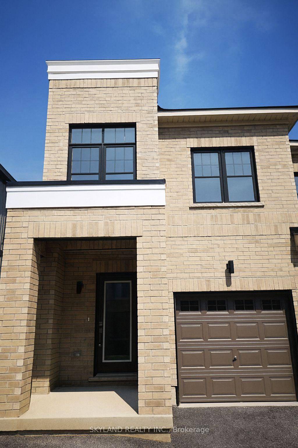Modern End Unit 2 Storey Townhouse In The Heart Of Bowmanville !