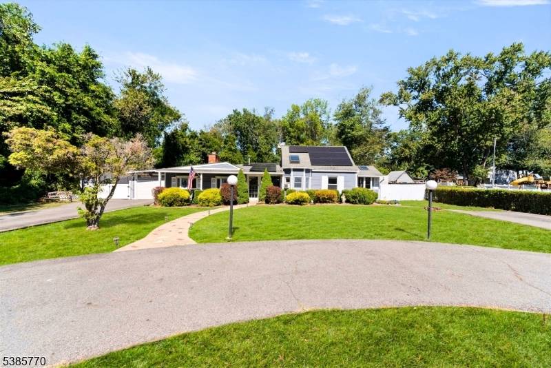This versatile property offers comfortable living and great outdoor space.