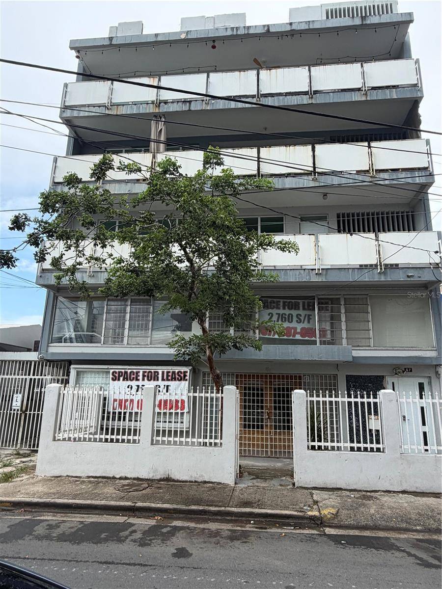 Prime commercial space for lease in a highly desirable Santurce location.
