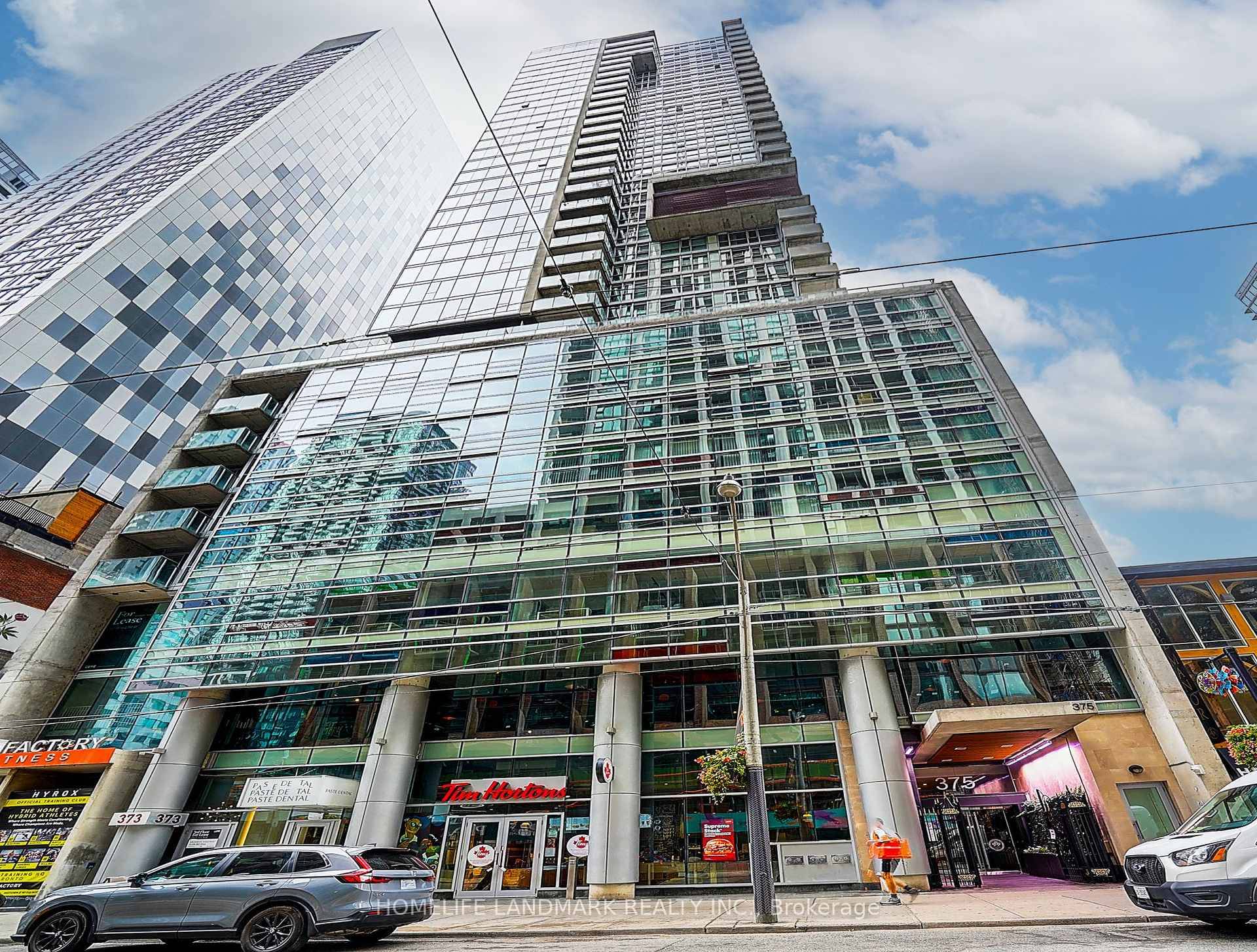 Luxurious M5V Boutique style Condo, a LEED Gold Status certified building, located in the heart of Torontos vibrant Entertainment District !