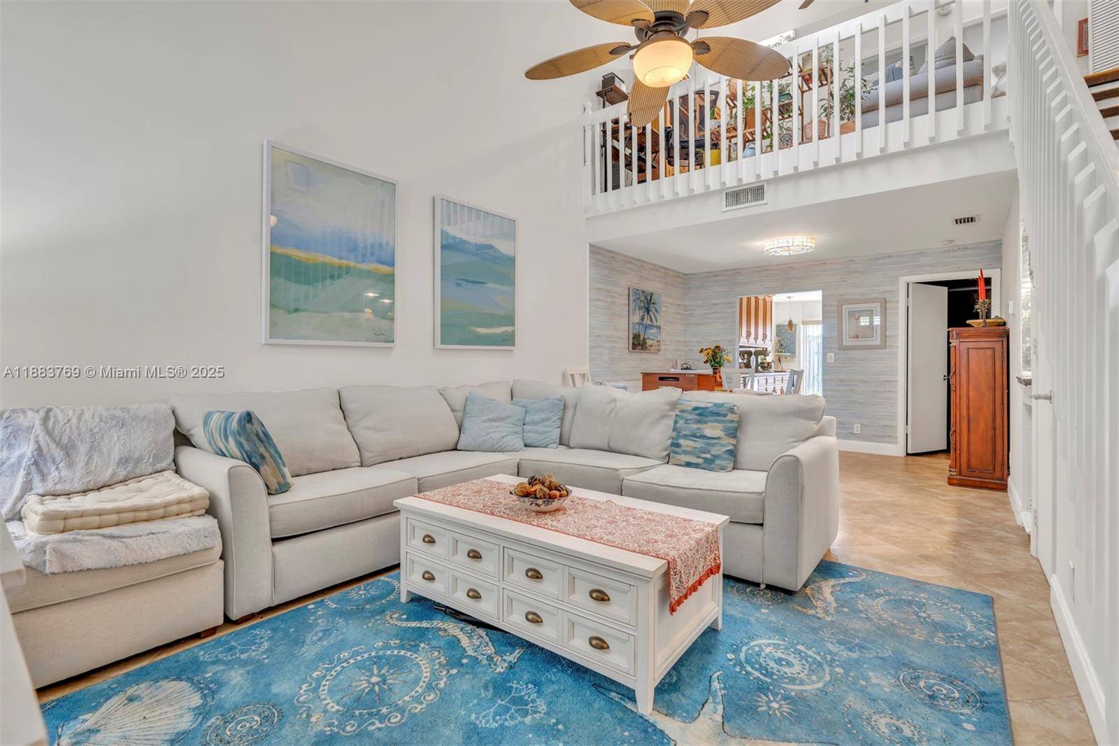 Live the Florida lifestyle !