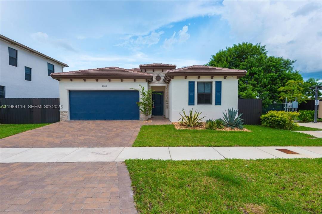 Beautiful house at the Cutler Bay exit, Modern one story 2023 single house, with 1, 904 sq ft, 4 bedrooms, 3 full bathrooms, and an open concept design that integrates ...