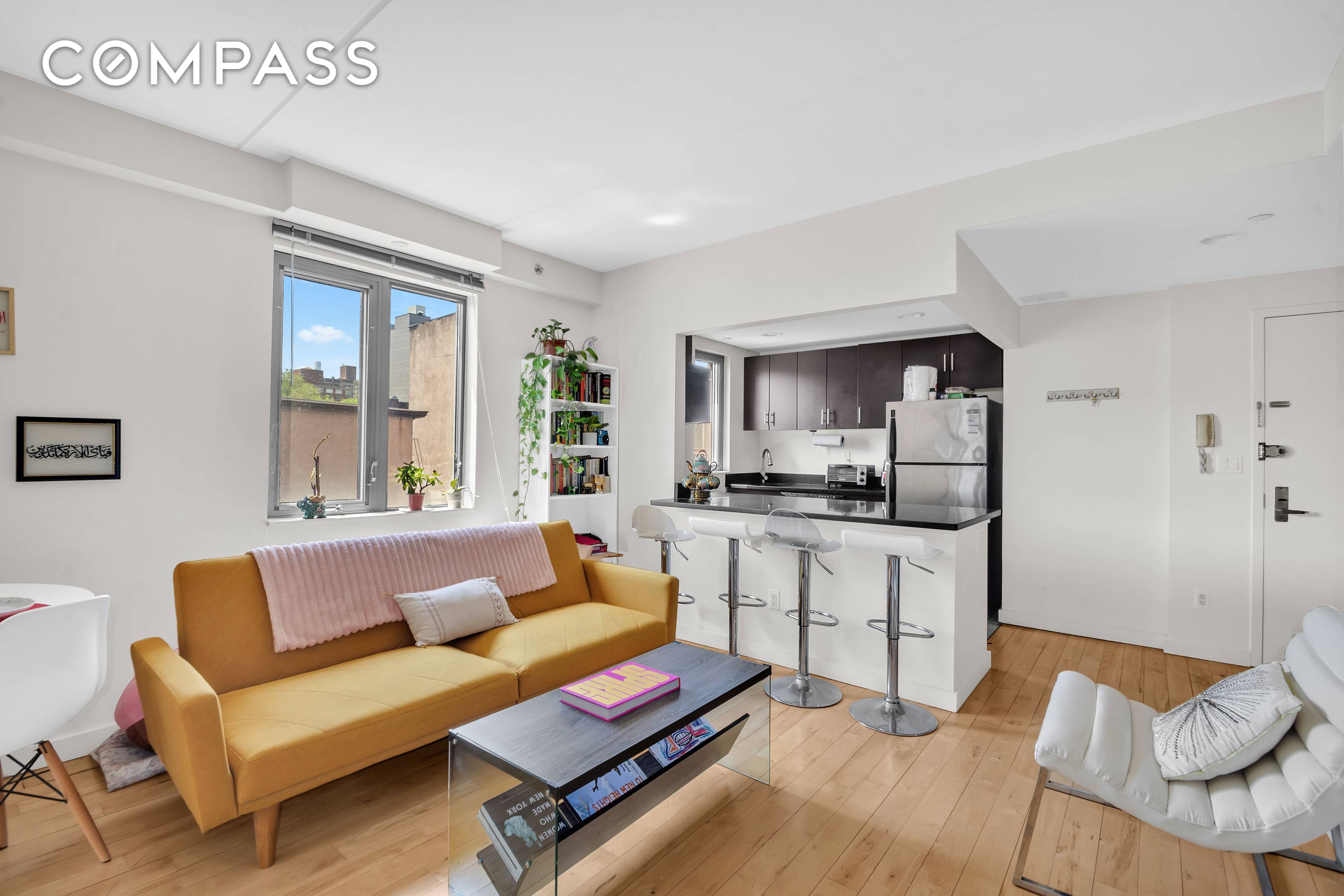 The full service, boutique Art House is a sought after luxury condominium located in vibrant East Harlem, and contains 76 stunning condos, with no more than four apartments per floor.