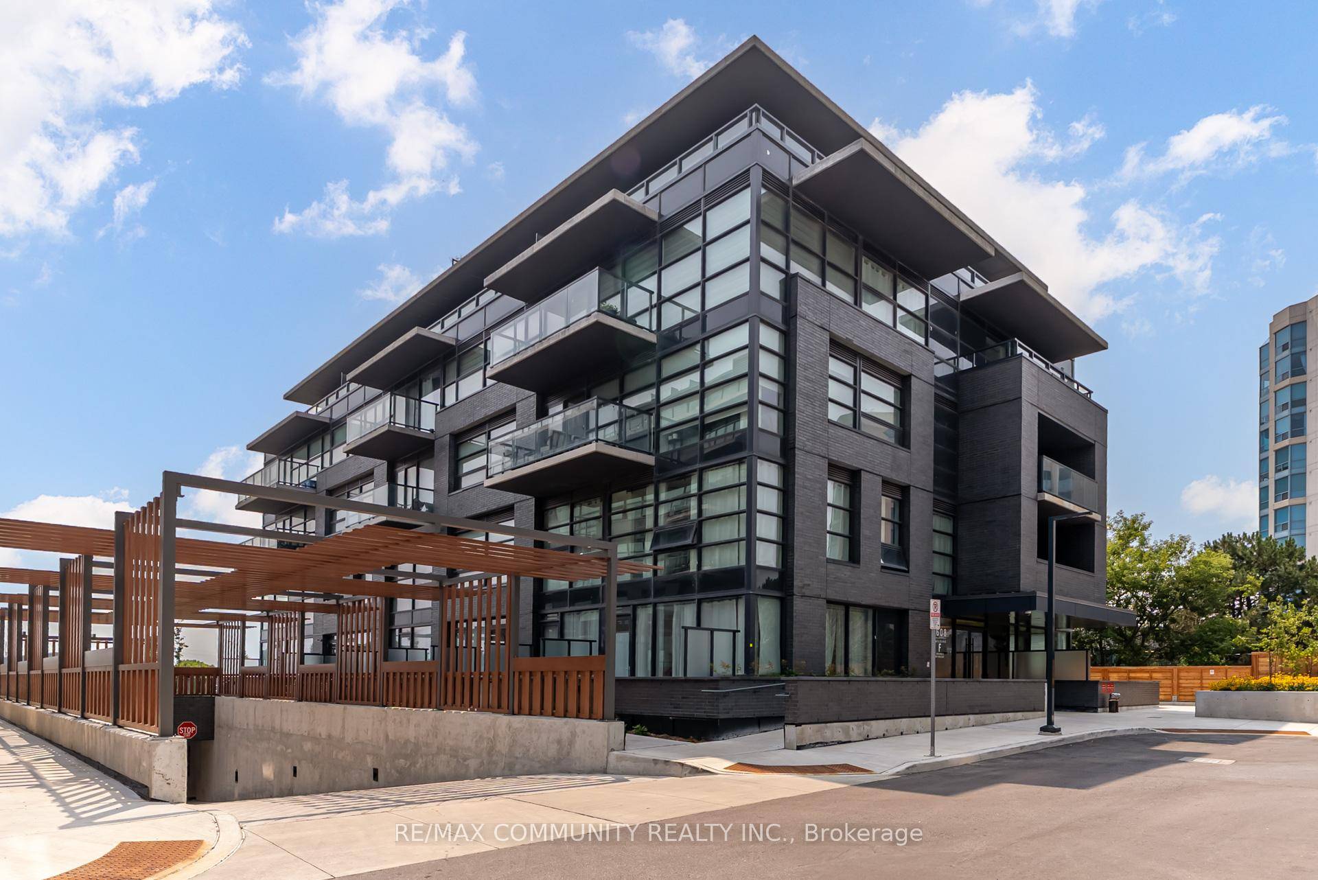 Welcome to Landing Condos by Carttera at Whitby Harbour !