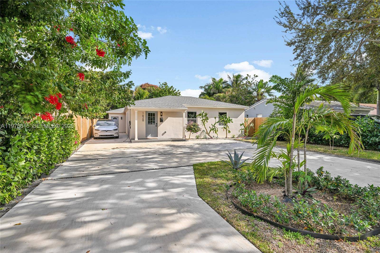 This fully renovated Fort Lauderdale property offers a stabilized, low risk acquisition opportunity.