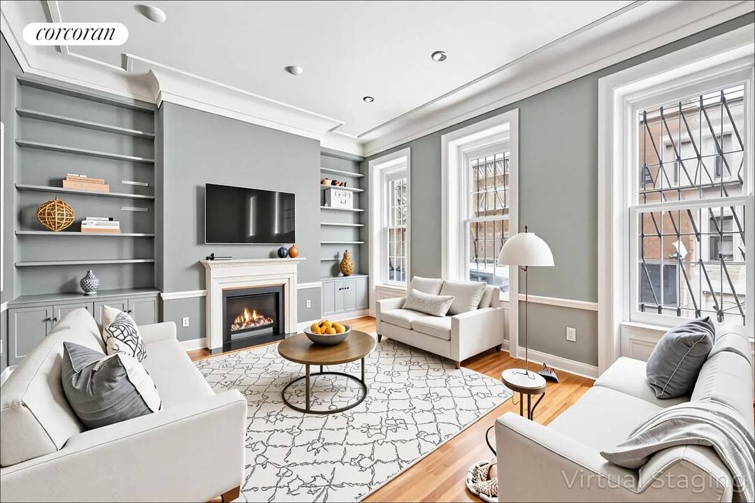 PRICE IMPROVEMENT ALL TOURS AND OPEN HOUSES BY APPOINTMENT ONLY PLEASE CALL AGENT ADAM SCHNEIDER Townhouse Elegance in the Coveted Treadwell Farm Historic District Lenox Hill Welcome to this distinguished ...