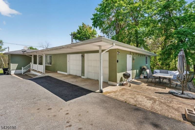 Beautifully renovated in 2024, this turnkey Ranch style home offers effortless one level living with a bright, open floor plan designed for today's lifestyle.