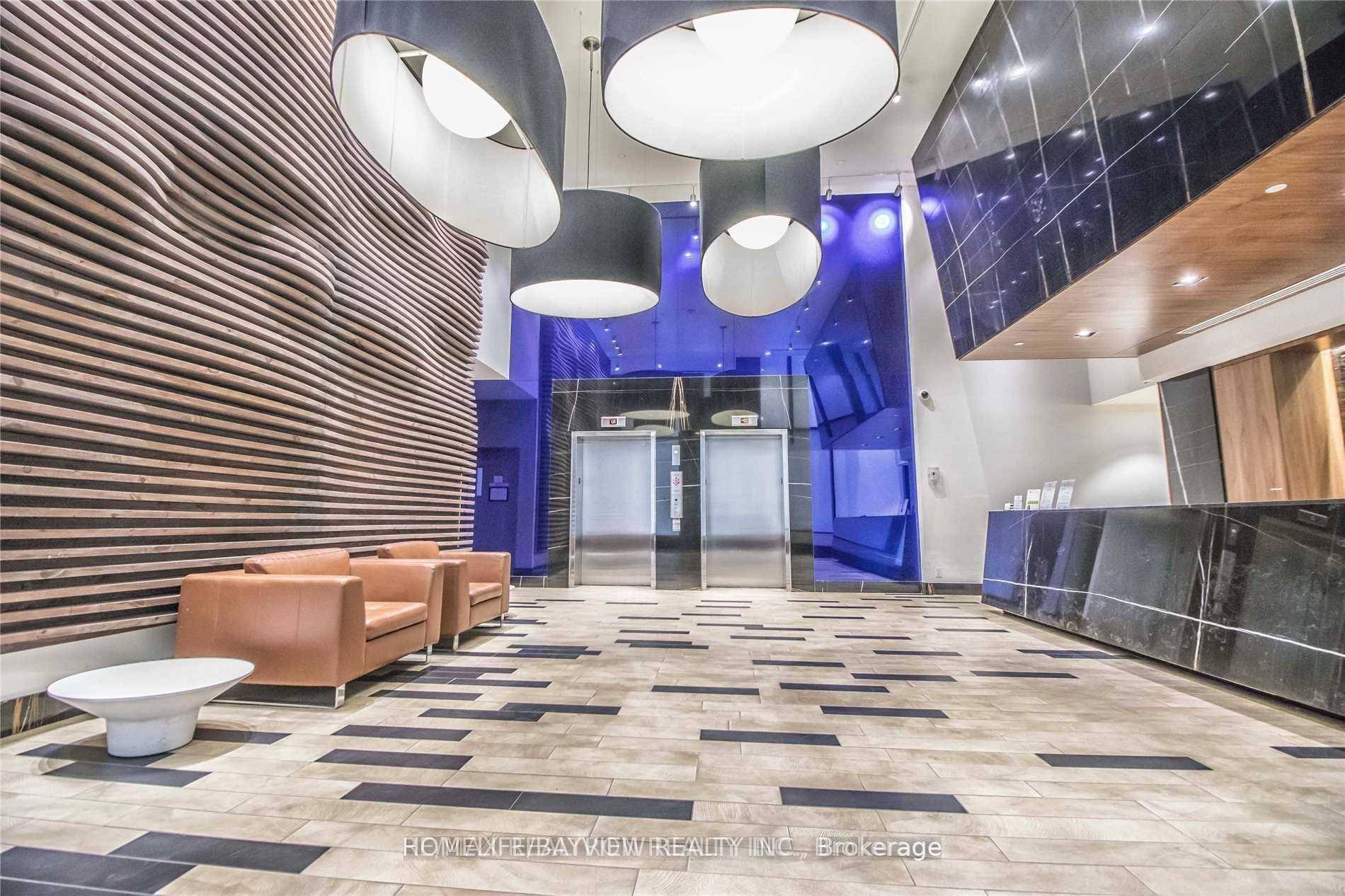 Live in the Heart of King West OneEleven Condos 111 Bathurst St.