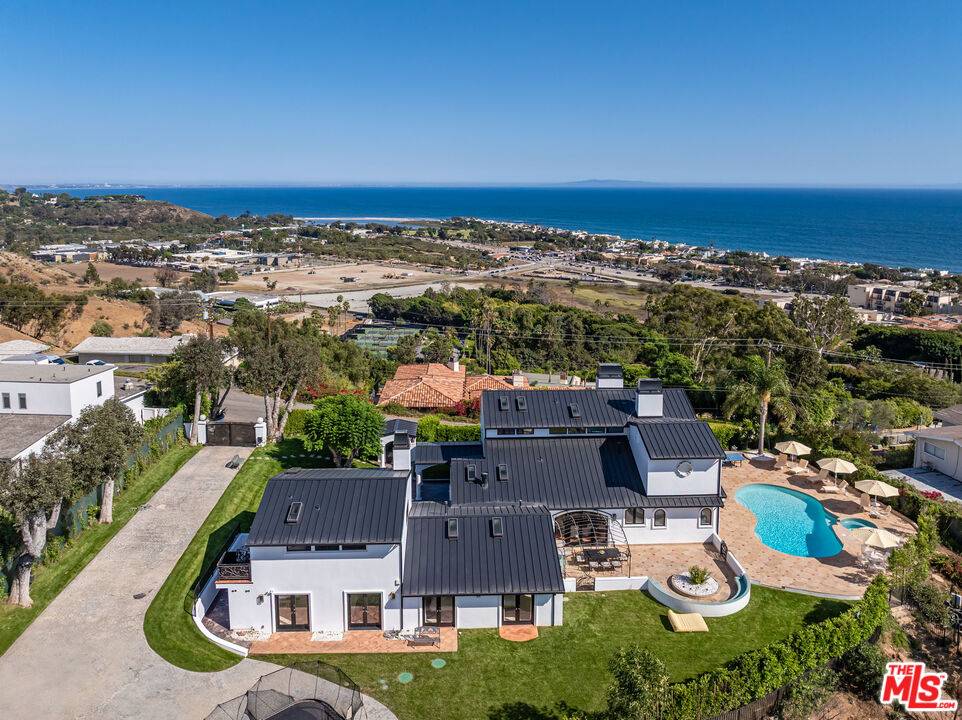 3453   Coast View Dr 5BR Malibu La