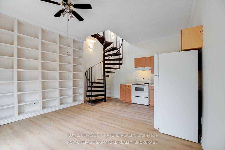 Stunning Two Storey Loft in Downtown Barrie.