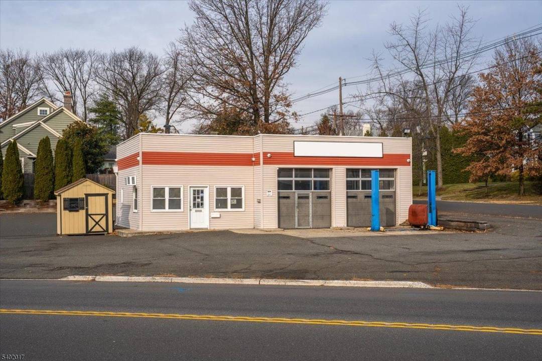 Rare opportunity to acquire a well located auto repair facility at a high visibility intersection in Westfield with constant traffic and strong surrounding residential and commercial density.