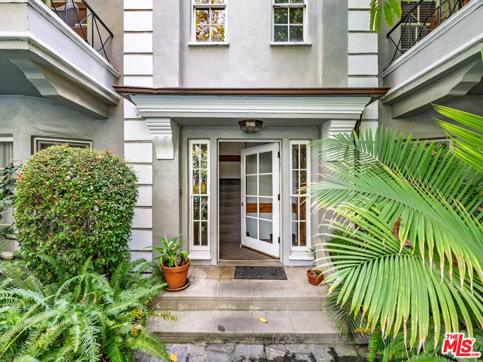 1321  N Hayworth Ave 3BR Hollywood Hills East La