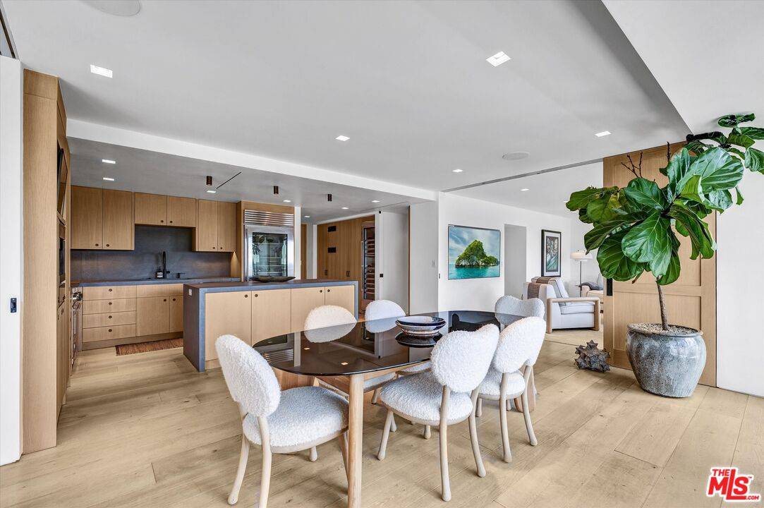 999 N Doheny Dr 2BR Sunset Strip La