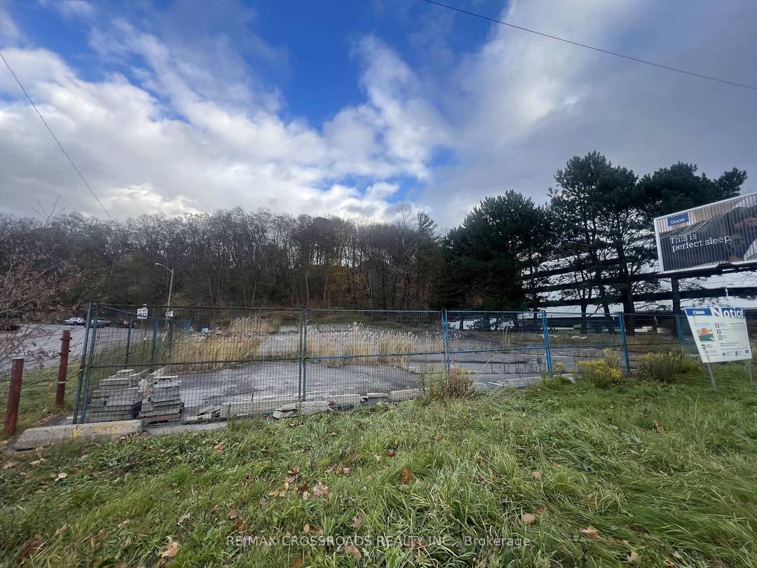 Signature development opportunity on prestigious Yonge Street just north of York Mills.