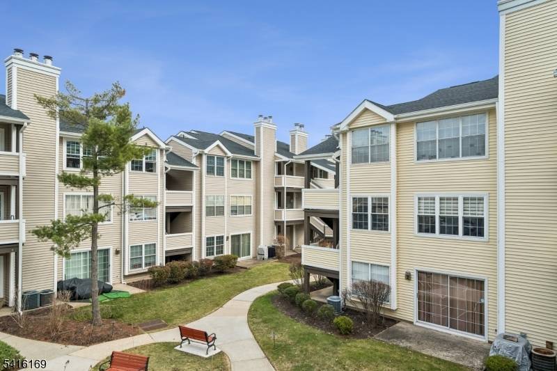 Welcome to this well maintained updated 2 bedroom, 2 bath condominium in The Pointe, a gated community in Union, NJ.