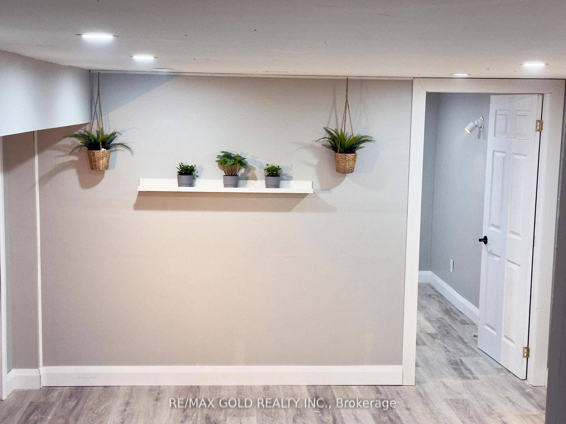 Welcome to this beautifully updated ground and lower floor unit in a semi detached backsplit home at 156Mooregate Crescent, Kitchener.