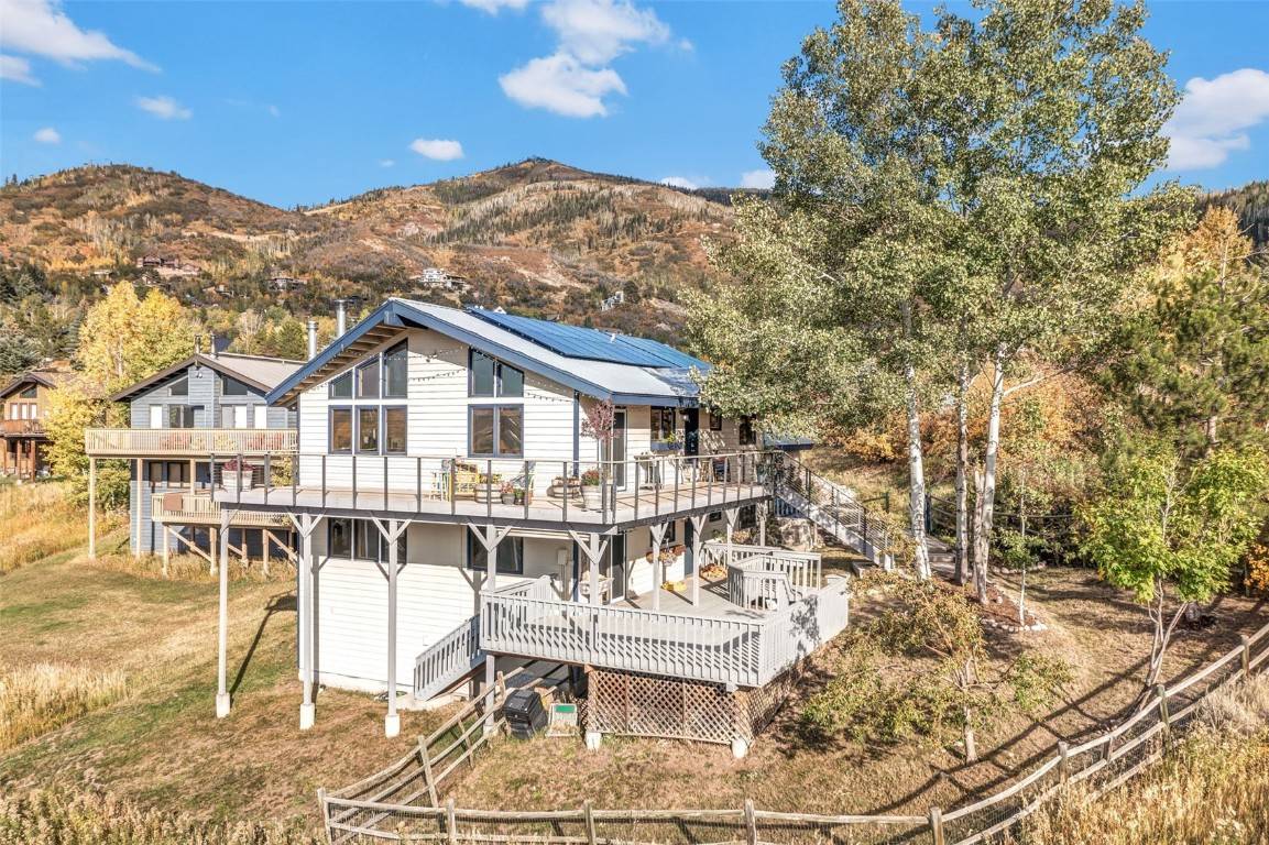 Looking for views with no HOA payment, close to the ski area ?