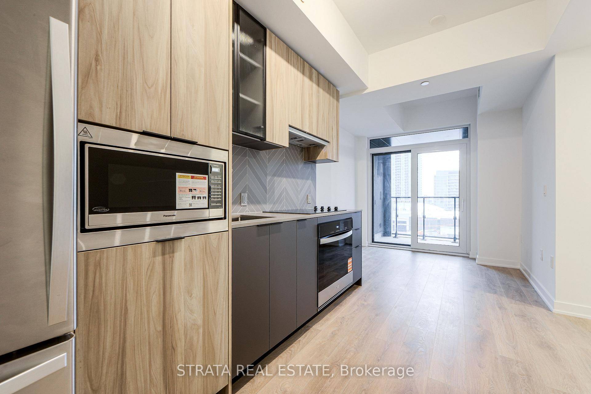 Spacious and bright corner unit with 2 bedrooms and 2 bathrooms at the new Verge West Condos by RioCan.