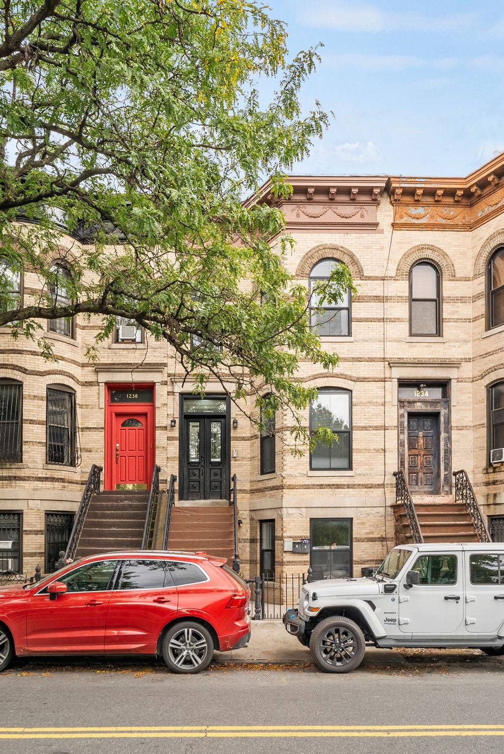 3BR 2BA with In Unit Washer Dryer Huge Private Backyard in Bushwick 3 true bedrooms room to spread out, live, and work 2 full bathrooms no sharing, no waiting In ...