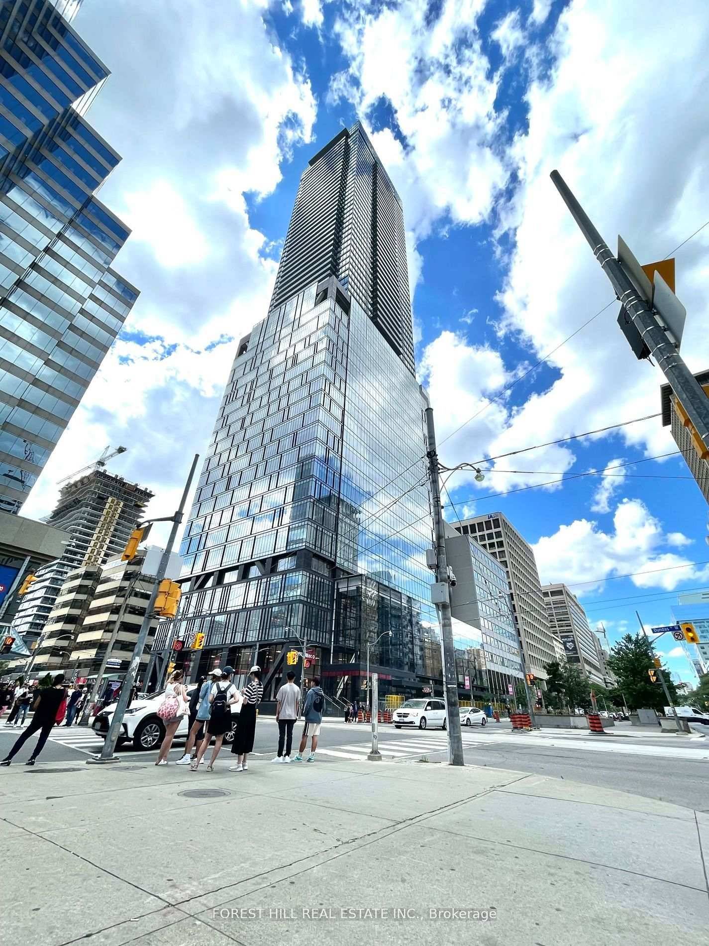 Spectacular Unobstructed South West Views and Floor To Ceiling Windows Surround This Spacious Corner Suite The CN Tower, Lake Ontario, And Toronto's Architectural Skyline Vie For Your Attention.