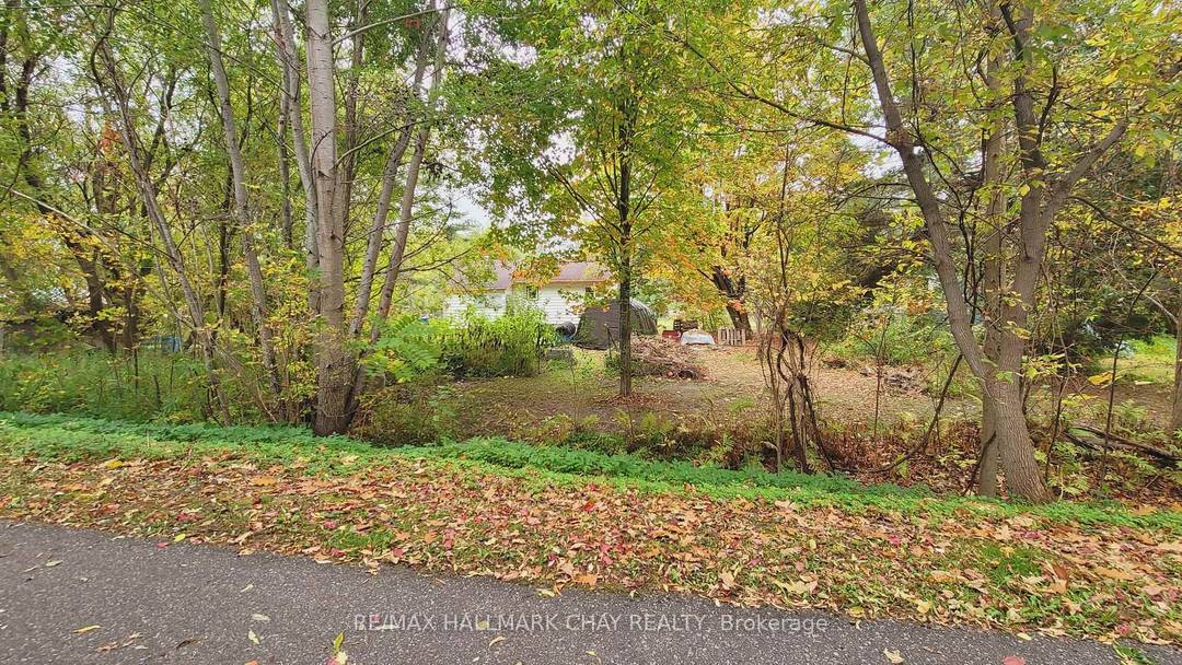 Here's your chance to get into home ownership or perhaps that 2nd recreational home you've been looking for !