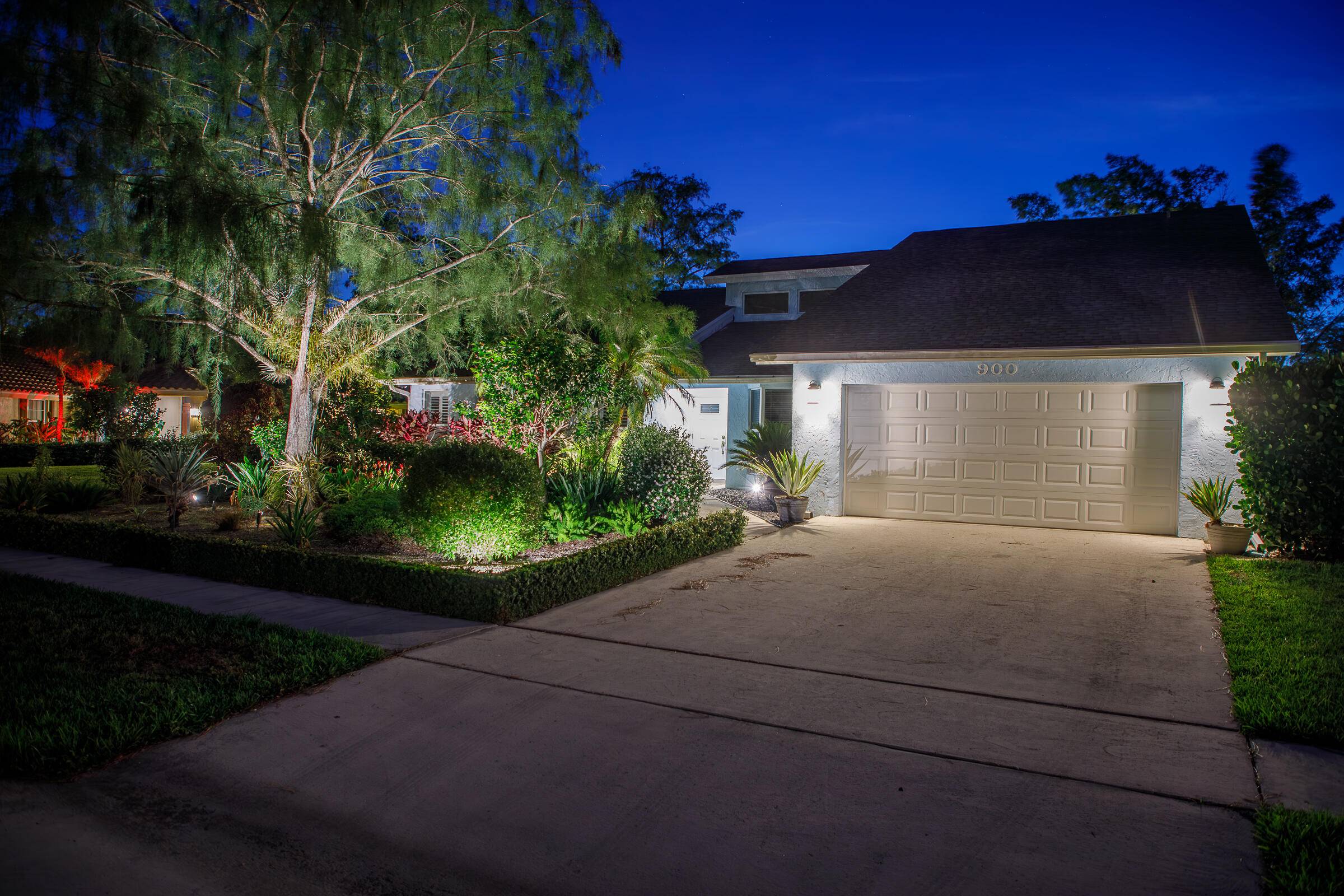 Welcome to this exquisite turnkey single family home, fully furnished for your ultimate convenience.