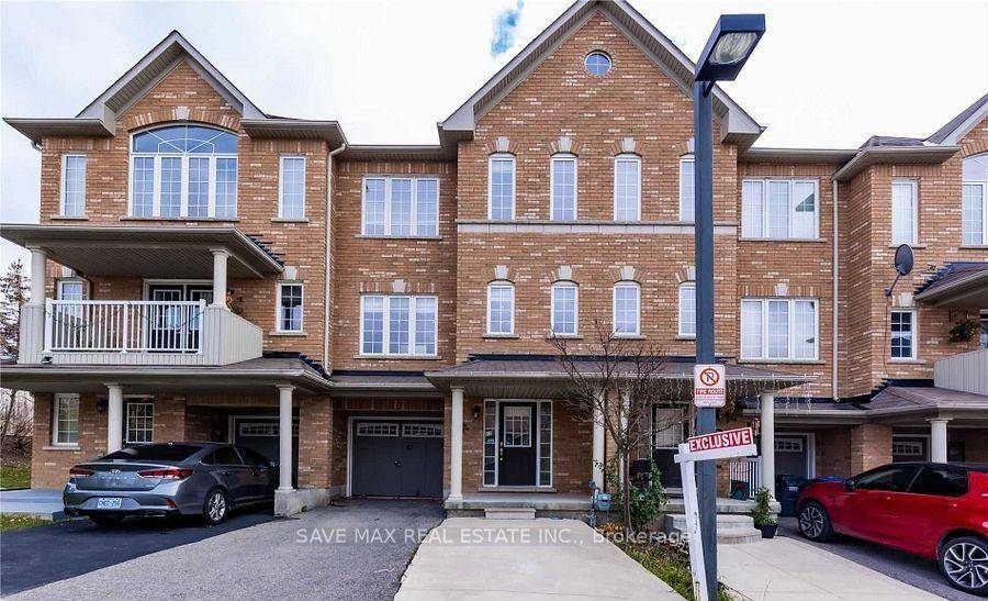 Absolutely Stunning 3 1 Townhouse Available for LEASE at Borderline Mississauga Brampton.