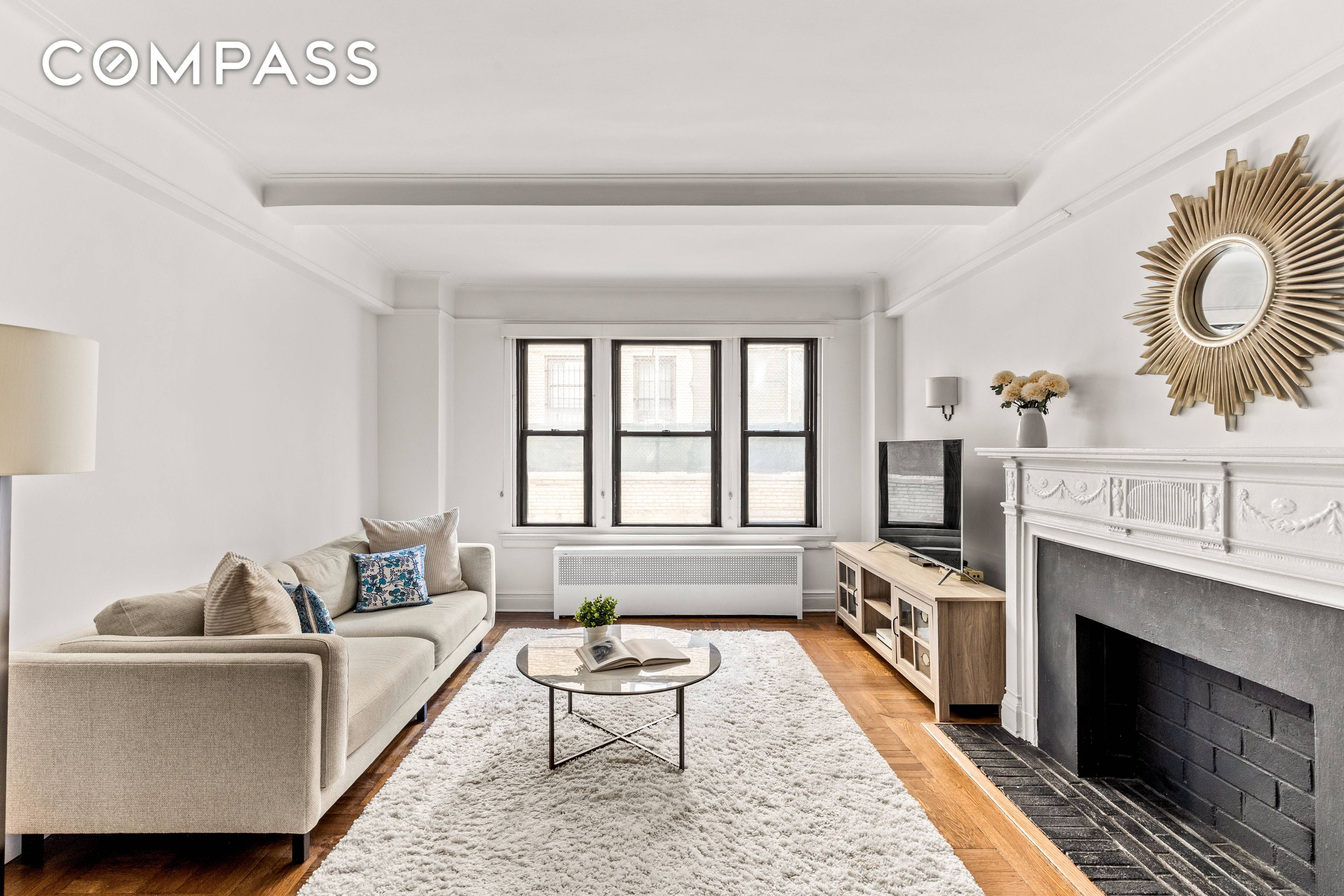 Welcome to 70 East 96th Street, a classic pre war cooperative in the heart of Carnegie Hill !
