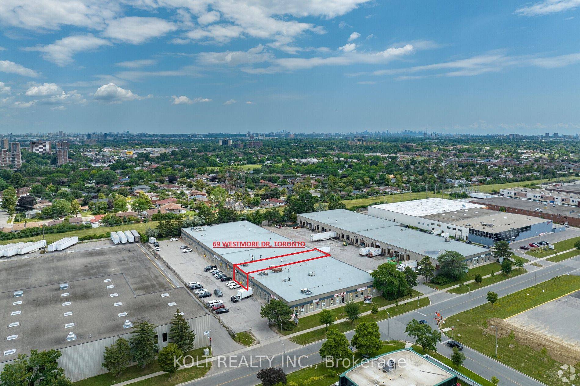 Excellent Industrial Unit 2608sq ft, E3 Zoning Great for Small Business allowing Retail, Warehousing, Kitchen Cabinet, Furniture, Light Manufacturing Available Immediately Can be combined with adjoining unit 8 Total 5216 ...