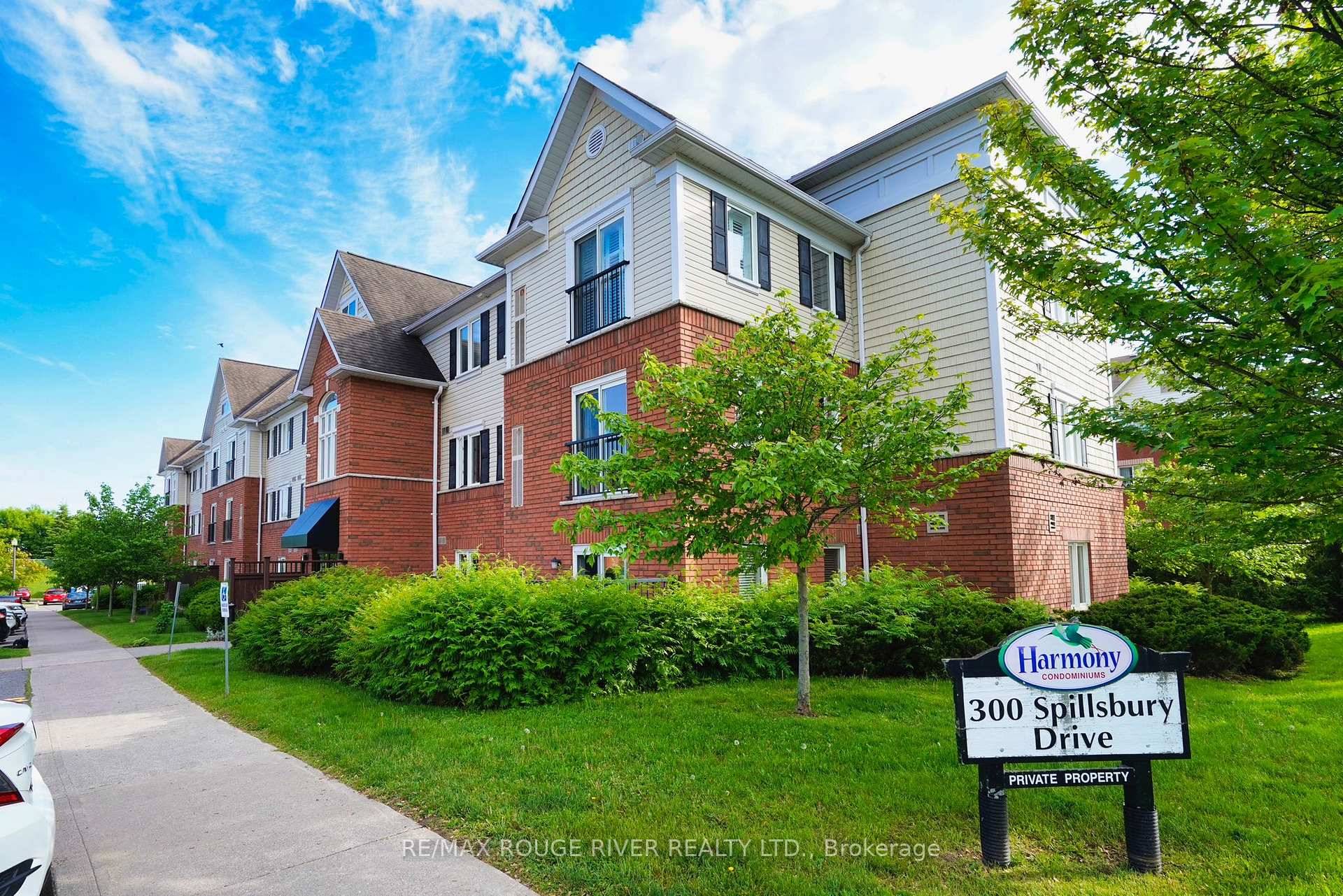 BRIGHT, SPACIOUS 2 BEDROOM CONDO W FUNCTIONAL LAYOUT PLUS 1 PARKING SPOT, NEWER APPLIANCES, EAT IN KITCHEN, W BREAKFAST BAR AND QUARTZ COUNTERTOP, ENGINEERED HARDWOOD FLOORING THROUGHOUT, 4 PC BATHROOM, ...