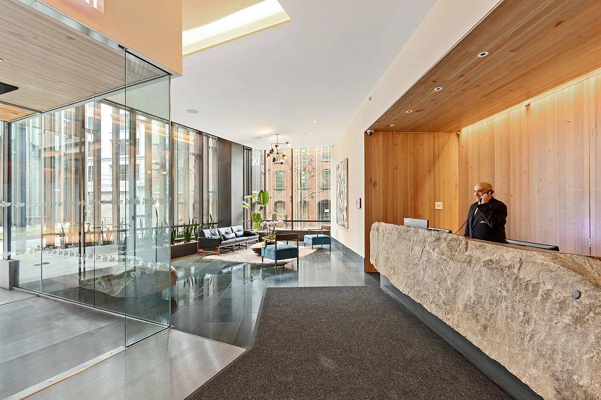 Make this luxurious duplex your new home at the prestigious Pierhouse at Brooklyn Bridge Park !