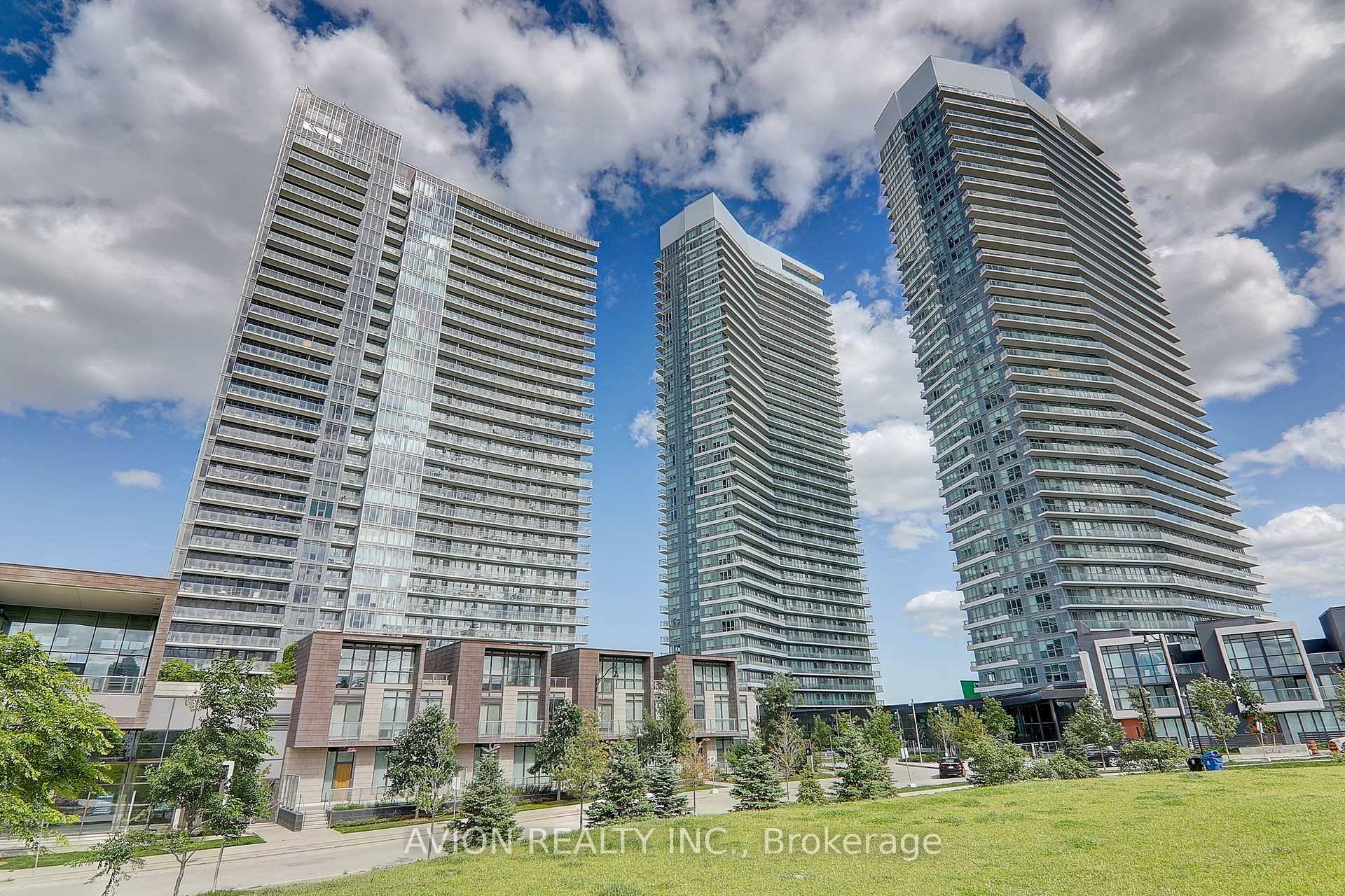 Luxurious 3 Bedroom Study Condo in Bayview Village with 2 Parking Spots and Panoramic City Views.