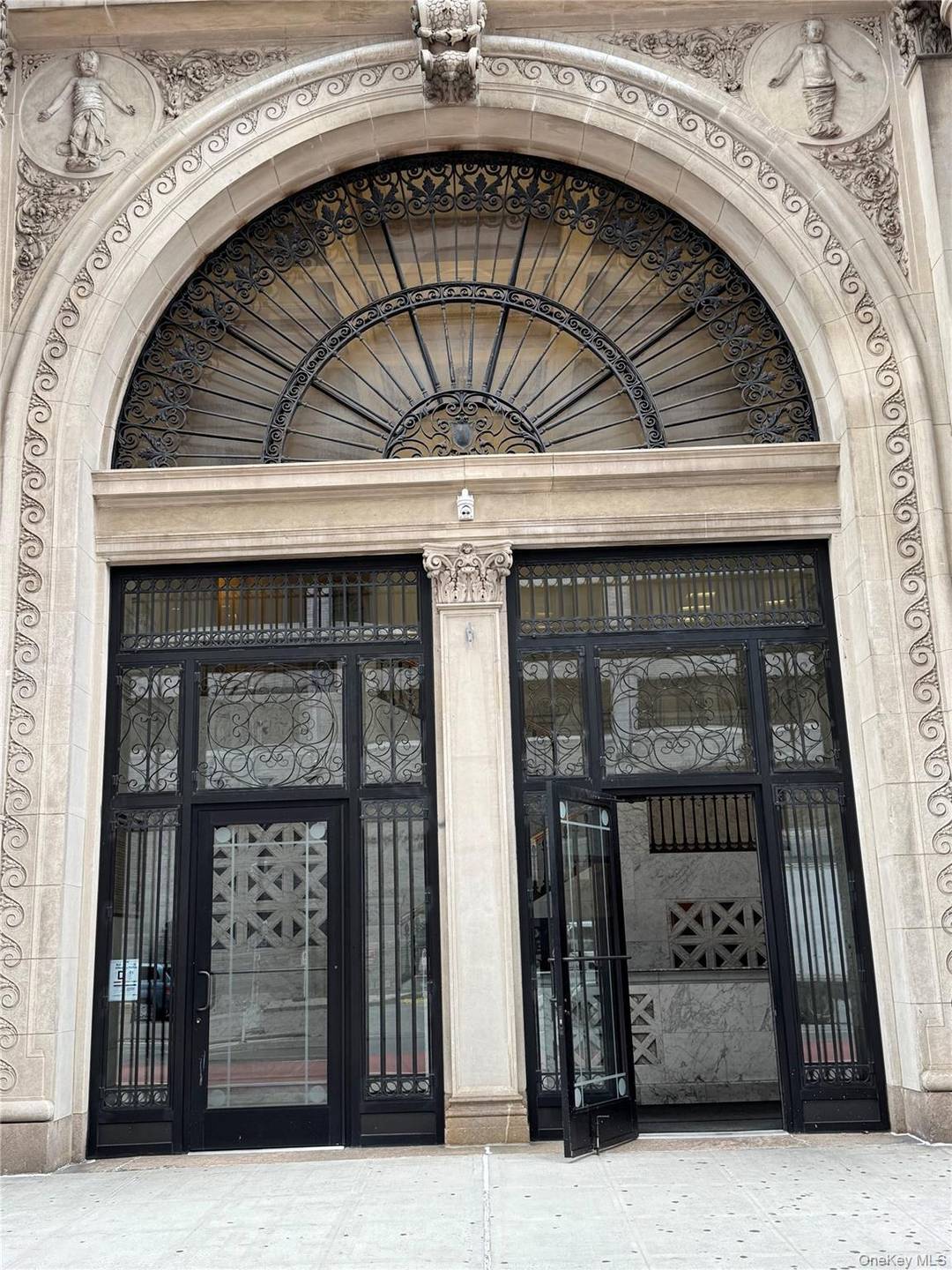 Located in a well maintained 7 story building, Suite 9 is a C level medical office spanning 1, 075 sq.