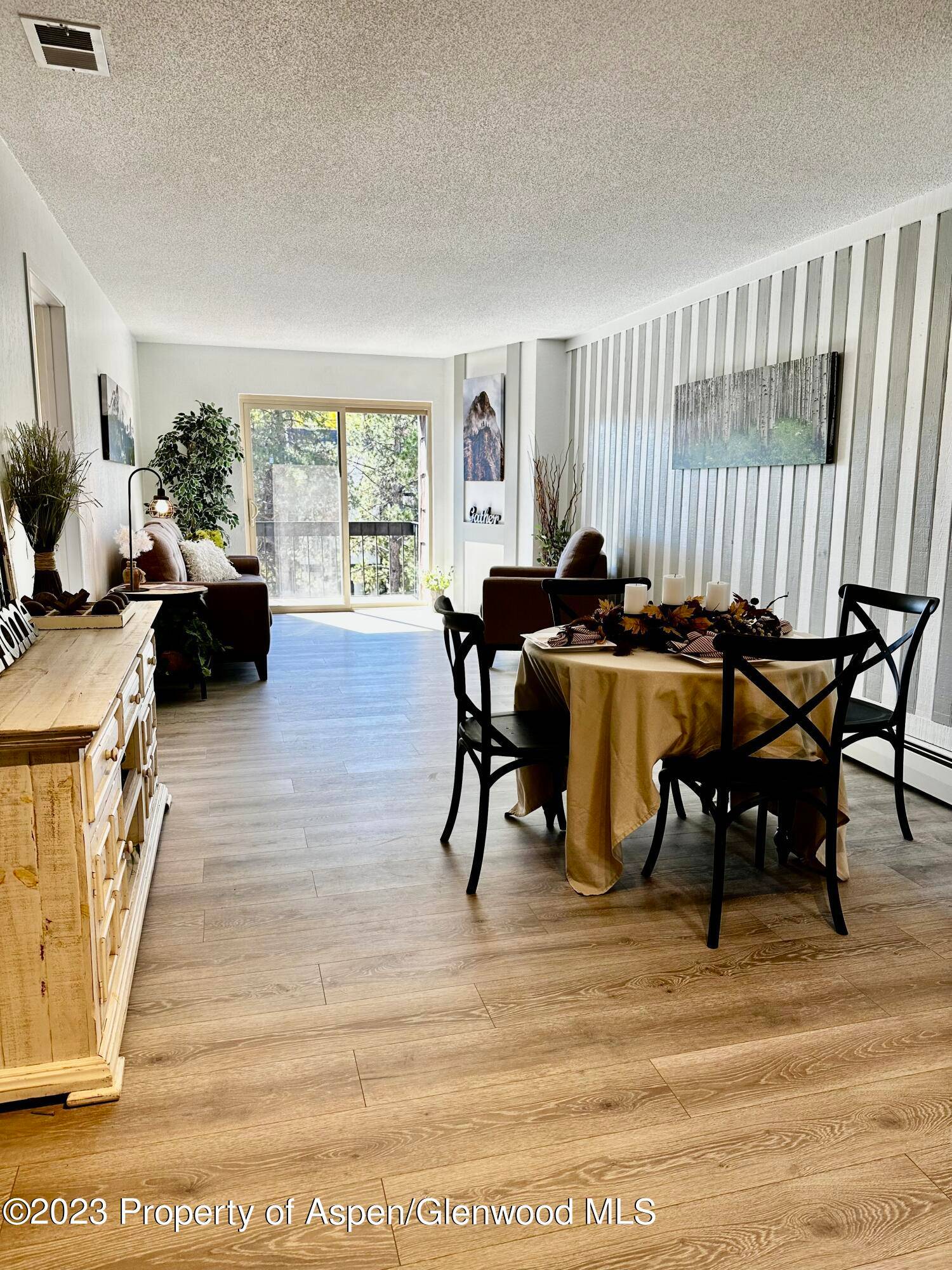 Public RemarksEnjoy a wonderful 2 bed 1 bath condo in the Eldorado Building at Lakeside.