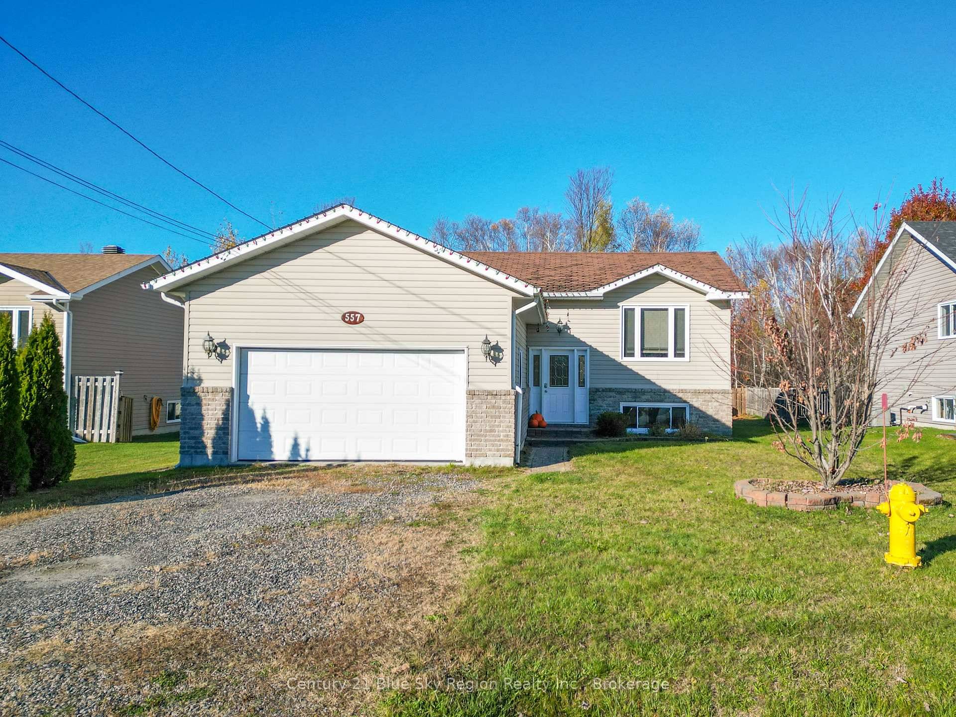 Welcome home ! This charming 3 1 bedroom house offers the perfect mix of comfort and space for the whole family.