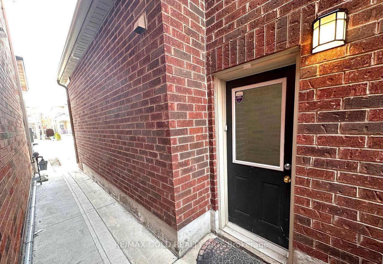 Beautiful and spacious 2 bedroom legal basement apartment available for lease in the highly desirable Credit Valley neighbourhood of Brampton.