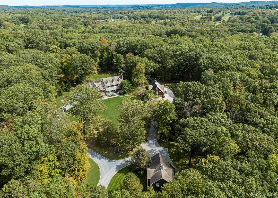 Windward Mark Farm. An exceptional 9.