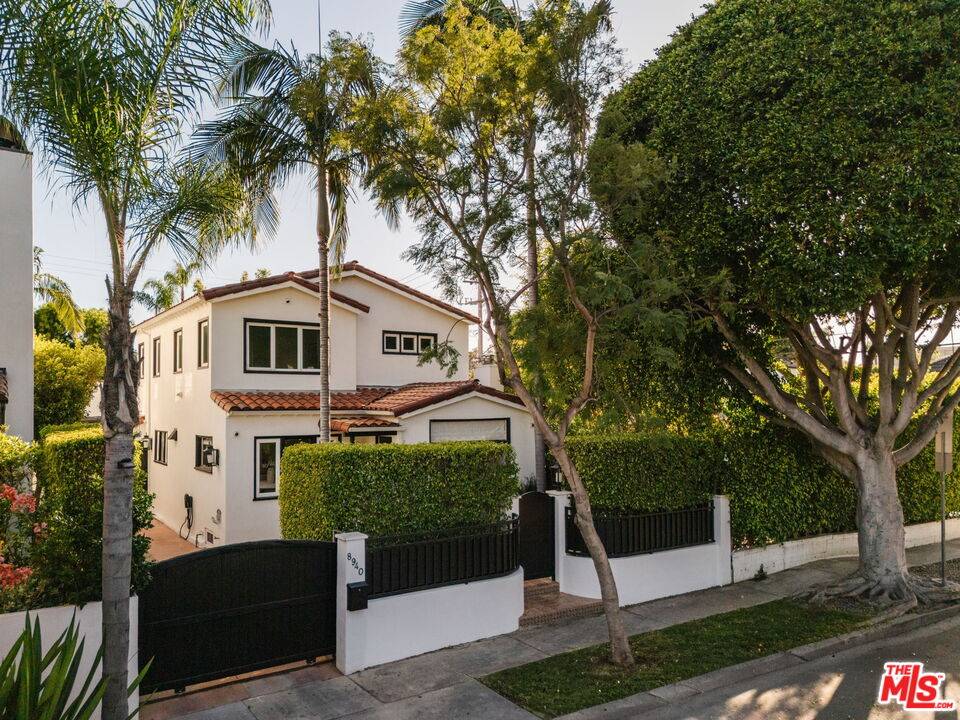 8940   Ashcroft Ave 4BR Beverly Grove La